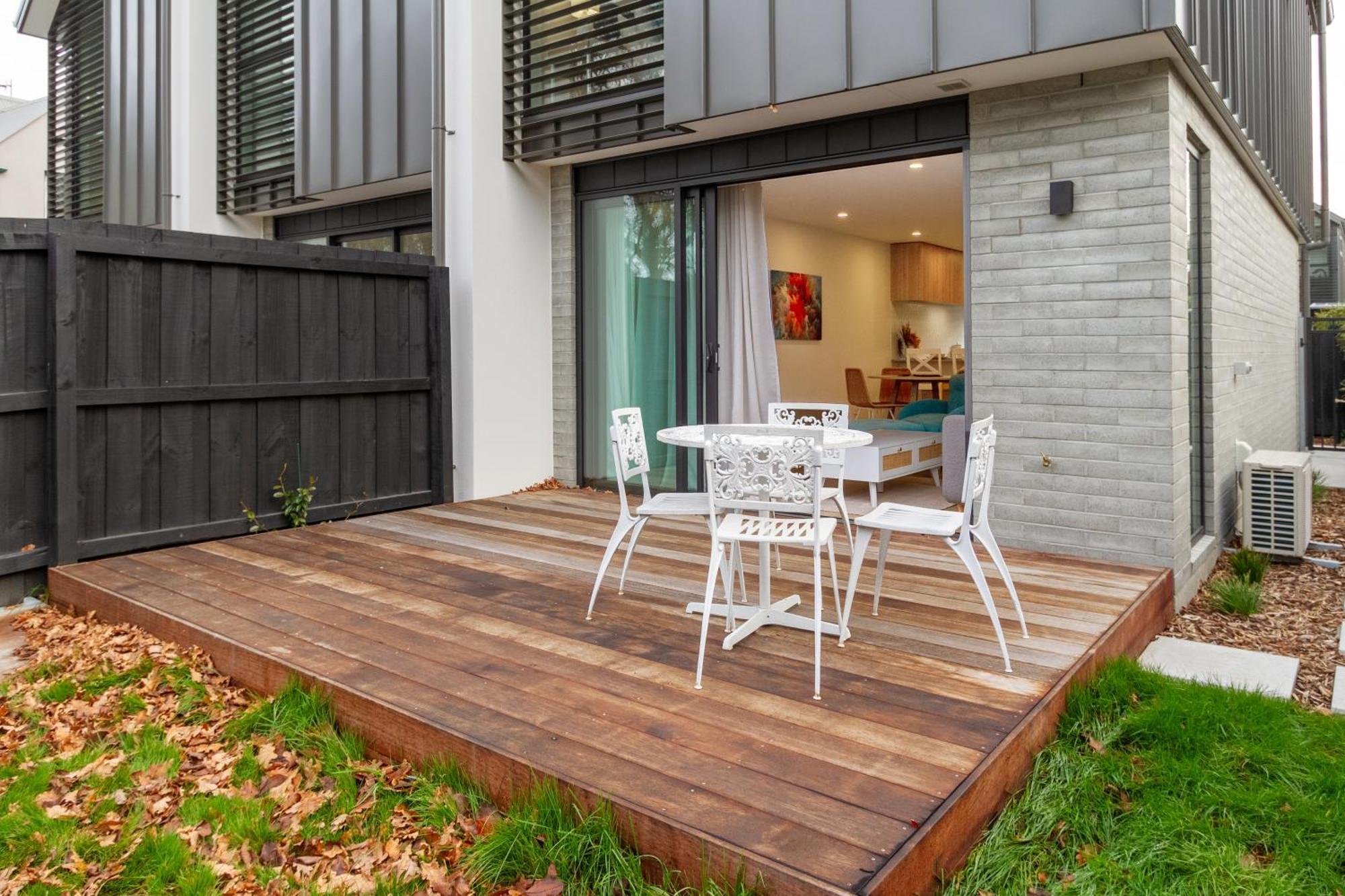 Modern 2 Bed 2 Bath Opposite Hagley Park Apartment Christchurch Exterior photo
