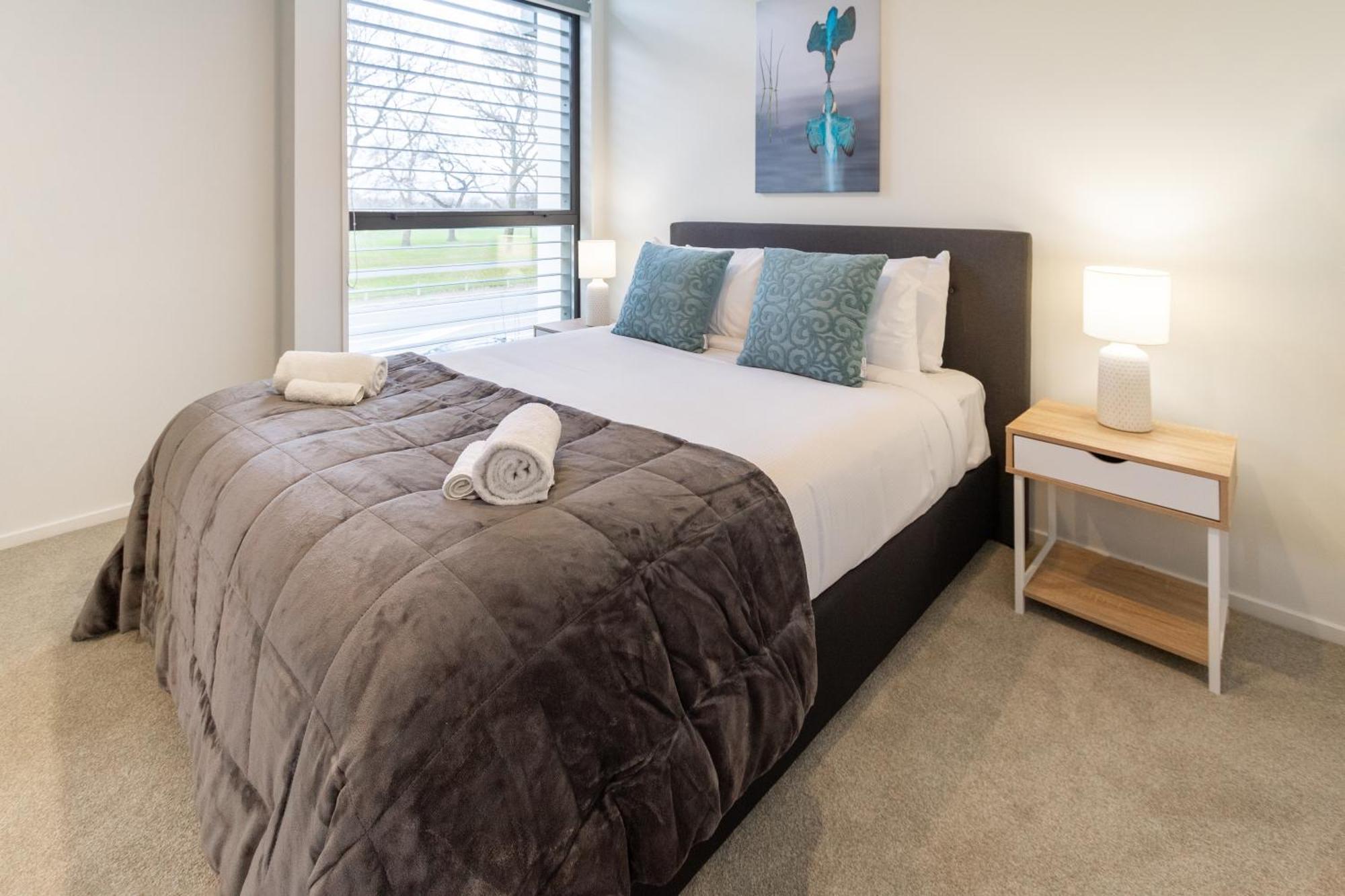 Modern 2 Bed 2 Bath Opposite Hagley Park Apartment Christchurch Exterior photo